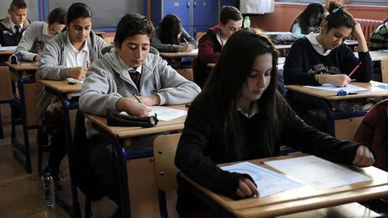  İstanbul İl Milli Eğitim'den okullara 'cuma namazı' talimatı