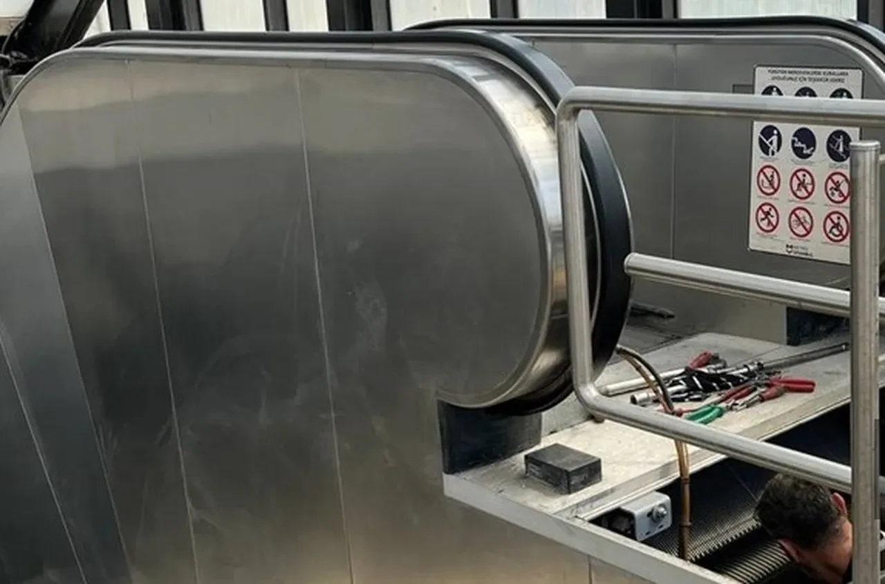 İstanbul'da yürüyen merdiven ve asansör krizi: AK Parti soru yağmuruna tuttu