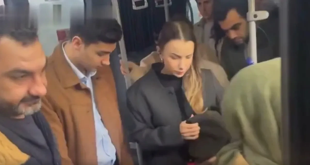 İstanbullulara sabah şoku! Metrobüs yine arıza yaptı, vatandaşlar isyan etti