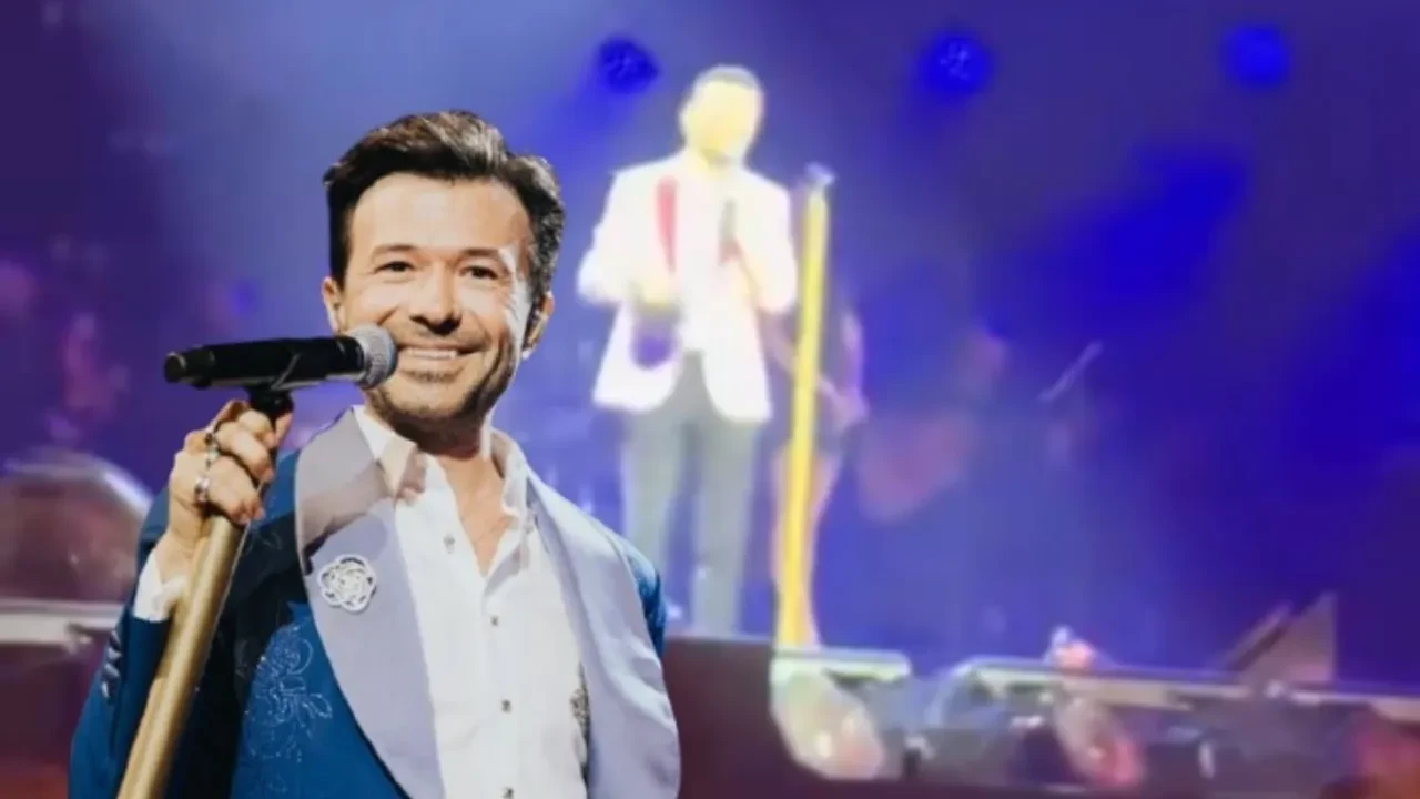 Konserde ilginç anlar! Seyirci yanındaki dinleyiciyi Yalın'a şikayet etti 
