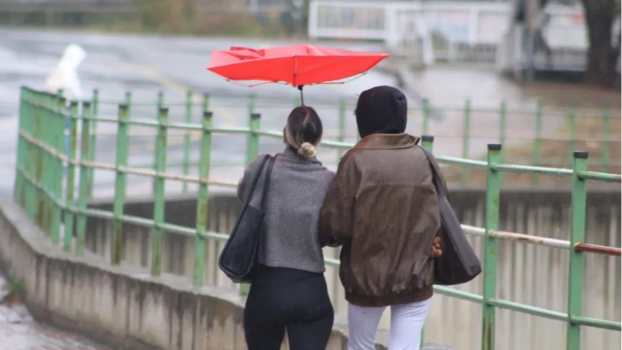 Meteoroloji 9 ili uyardı: Kuzeyde sağanak bastıracak
