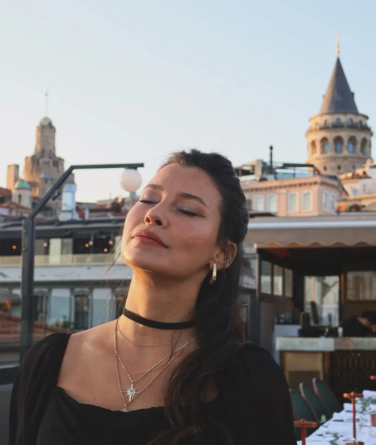 Müjde Uzman burun estetiği iddialarını yalanlamak için video çekti! 