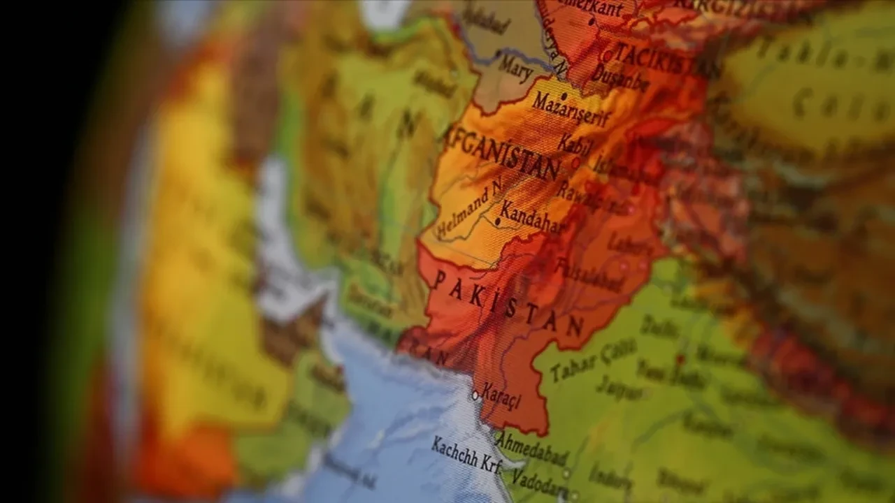 Pakistan ile Afganistan neden savaşıyor?