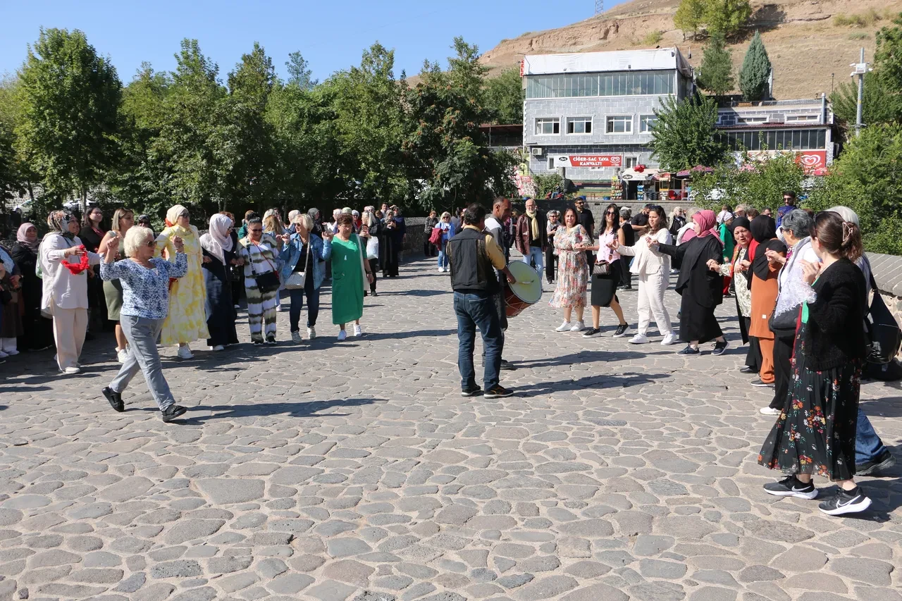 Terörsüz Türkiye vurgusu, turist kapısını ardına kadar açtı!