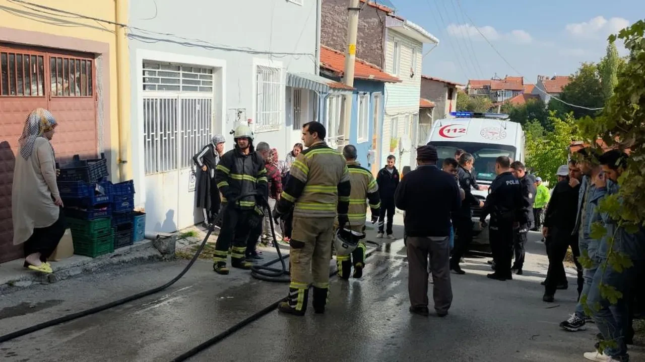 Yürekleri ağızlara getiren yangın! Kahraman anne canını hiçe sayıp evlatlarını kurtardı