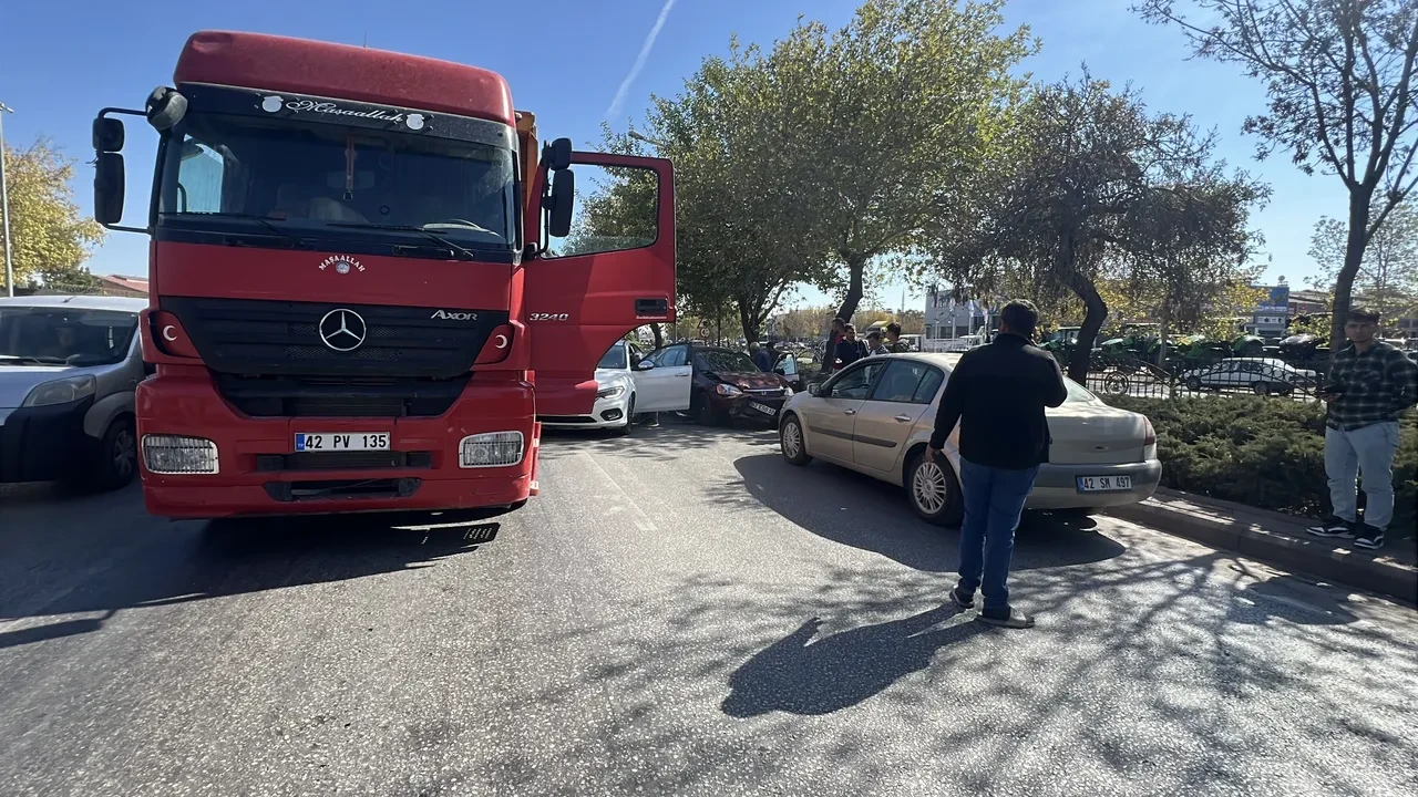 Bakan Yerlikaya tepki çeken görüntüyü 'Bize yakışmıyor' diye paylaştı: Sürücüye ceza kesildi