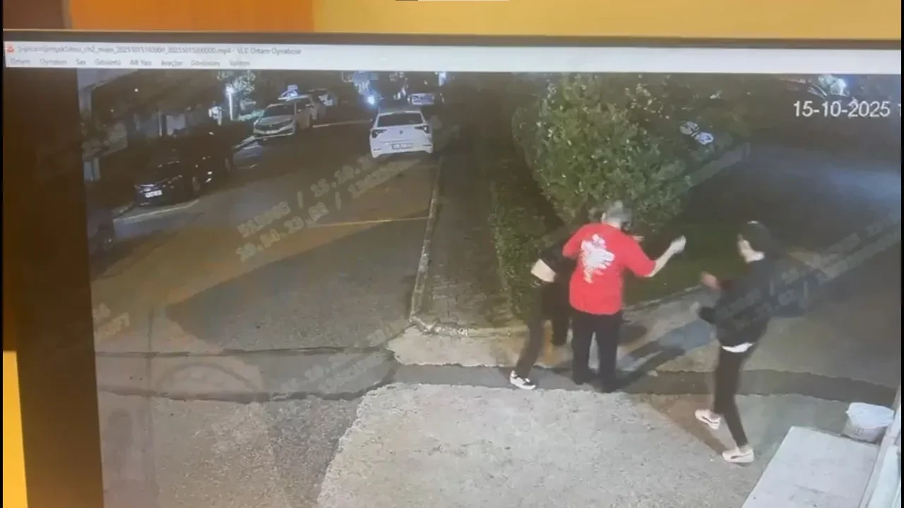 Barışma bahanesiyle eski sevgilisini katletti! Olayı görenler elini kolunu sallayarak gitti!