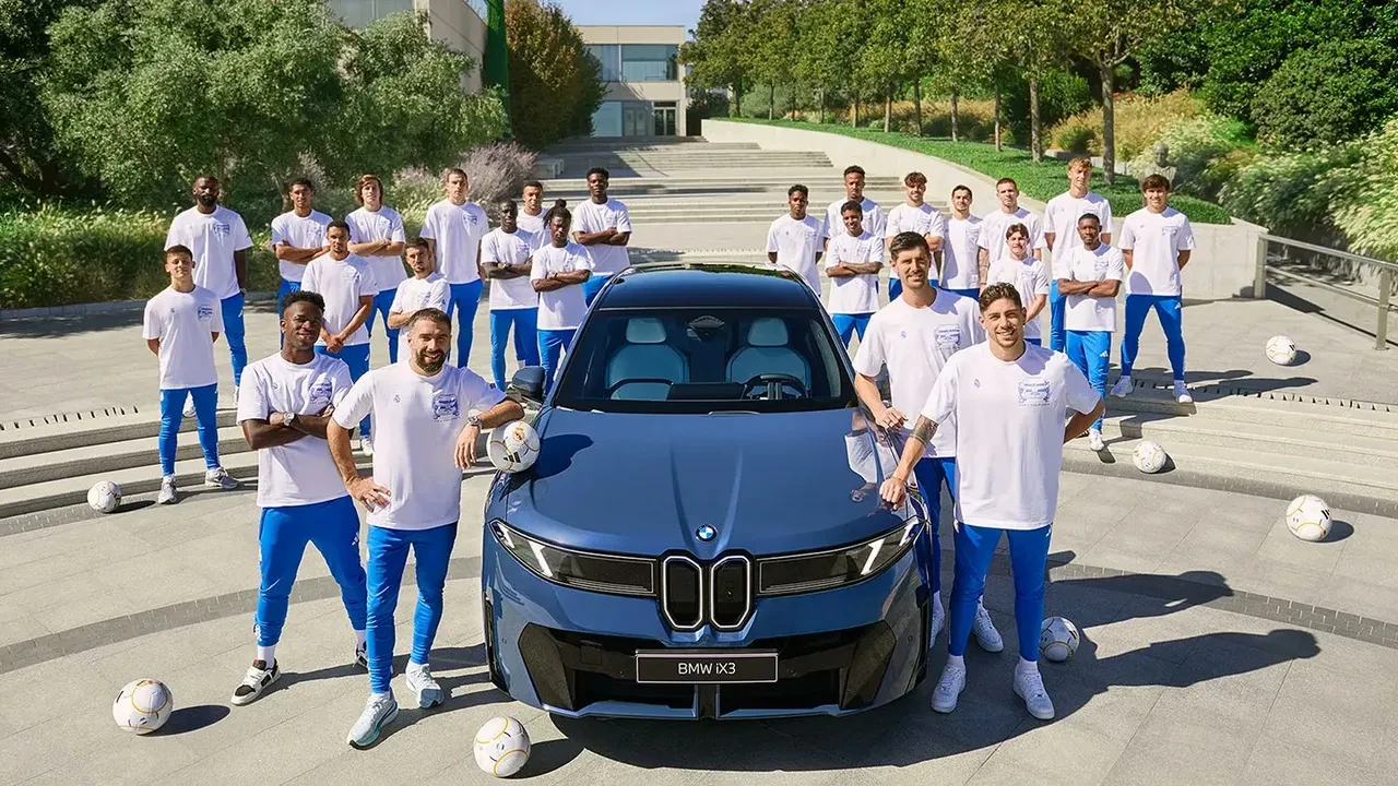 BMW, Real Madrid oyuncularına otomobil hediye etti! Arda Güler yeni arabasıyla poz verdi