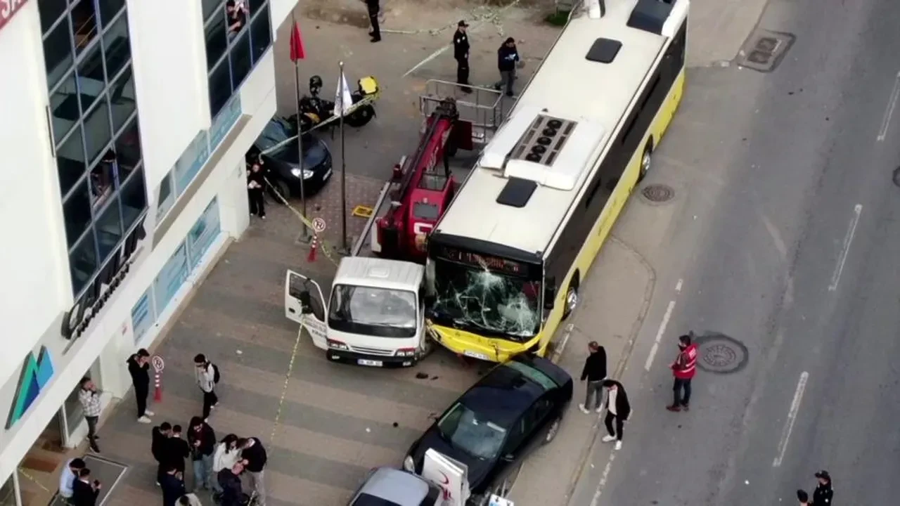 Çekmeköy'deki İETT kazasıyla ilgili yeni gelişme! Motosiklet sürücüsü tutuklandı