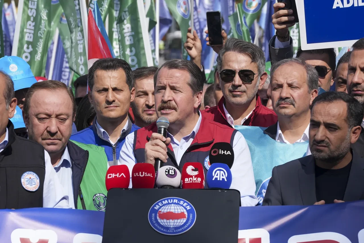 Memur ve memur emeklisine ek zam talebi!