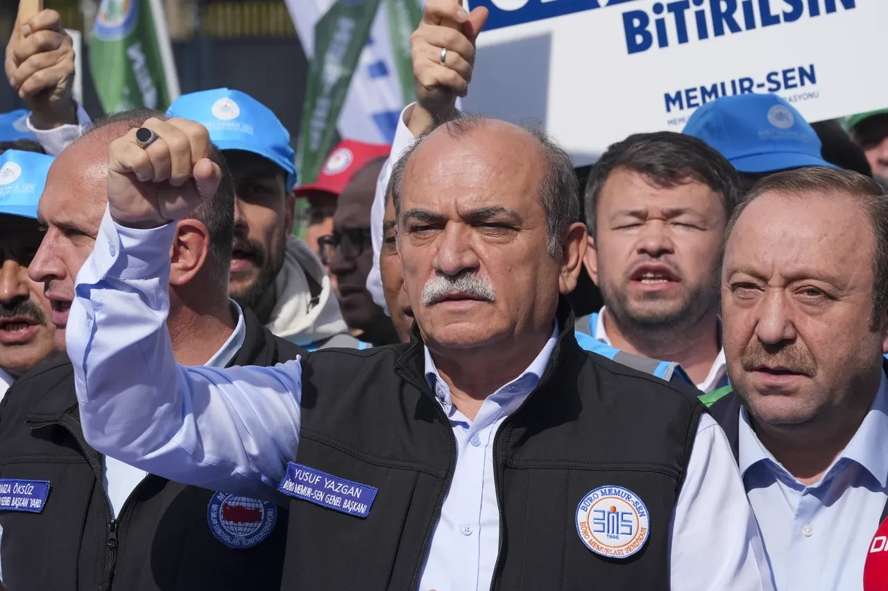 Memur ve memur emeklisine ek zam talebi!