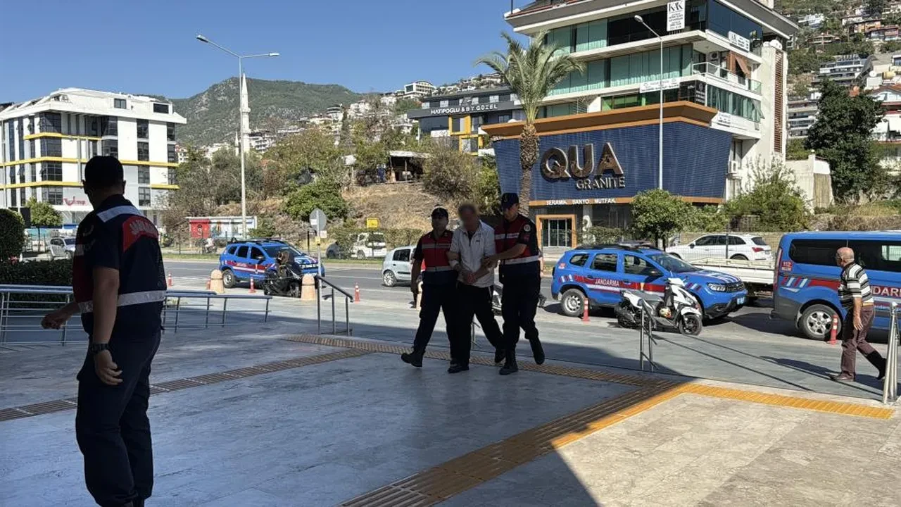 Sahte pasaportla 24 milyon liralık vurgun! 3 ilde 8 adrese baskın düzenlendi