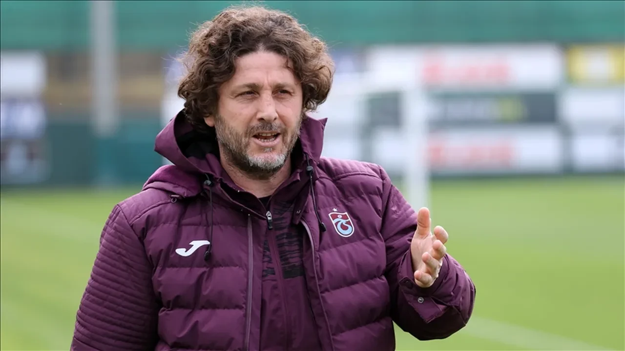 Süper Lig devi devreye girdi: Menajeriyle görüştüler! İrfan Can Kahveci ezeli rakibe gidiyor