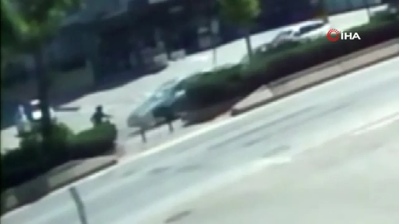Yaya yolundan geçen kadına çarptı! Dehşet anlar saniye saniye kameralara yansıdı! 