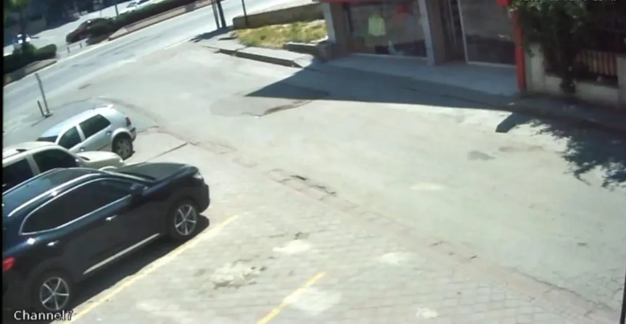 Yaya yolundan geçen kadına çarptı! Dehşet anlar saniye saniye kameralara yansıdı! 