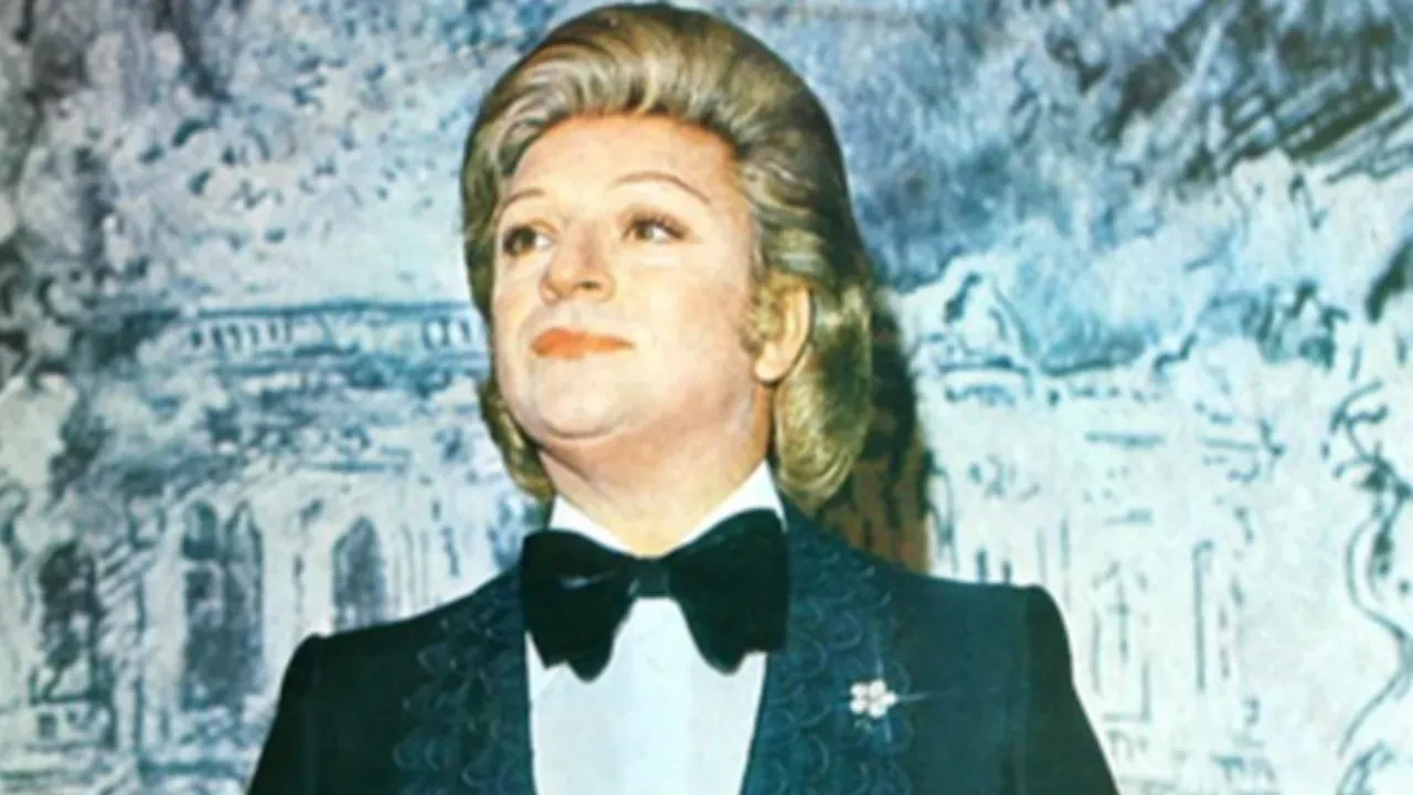 Zeki Müren filmi iptal mi oldu? Yapımcıdan ilk açıklama geldi