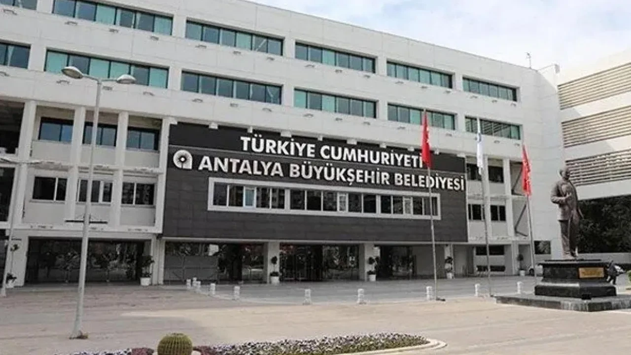 Antalya Büyükşehir Belediyesi yolsuzluk soruşturmasında 3 tutuklama kararı