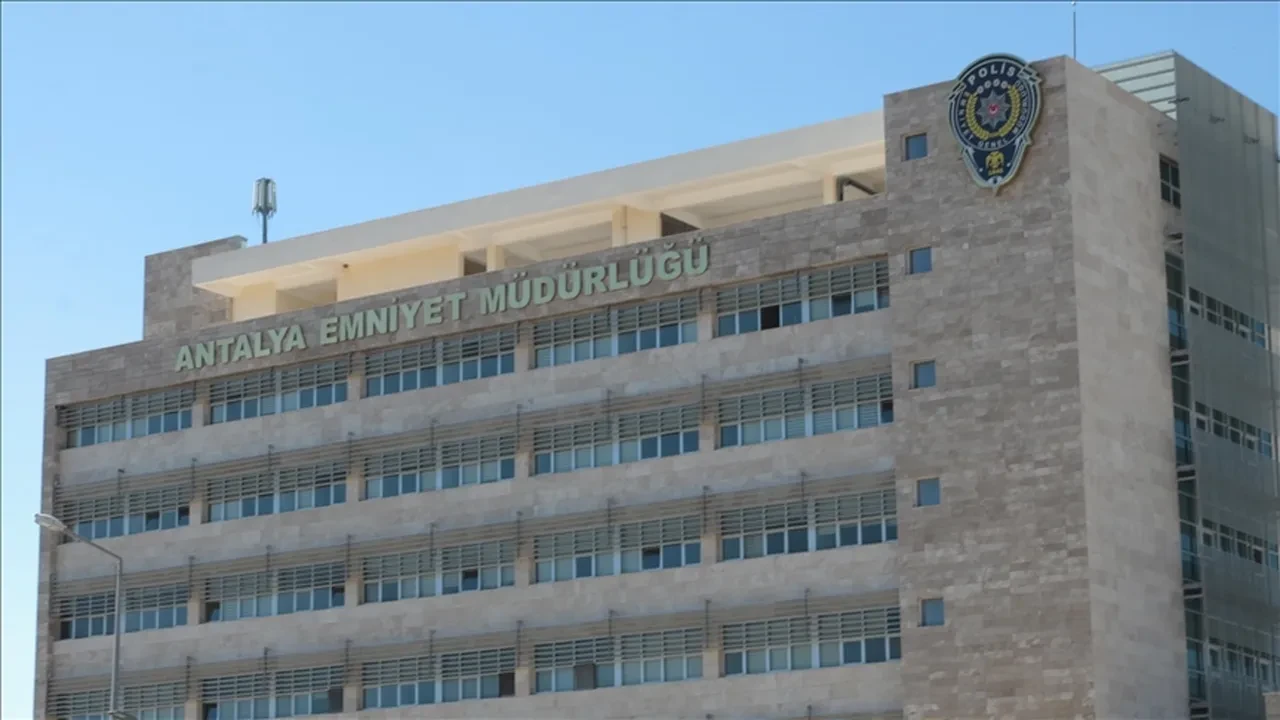 Antalya Büyükşehir Belediyesi yolsuzluk soruşturmasında 3 tutuklama kararı