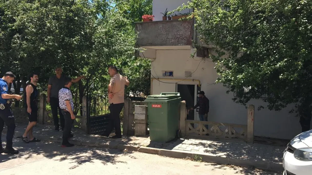 'Beni aldattı' diyerek hem eşini hem akrabasını öldürmeye çalıştı