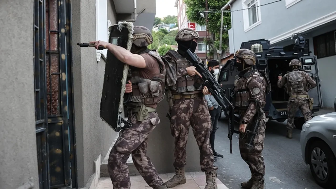 Çok sayıda adrese DEAŞ operasyonu! Çocukların beynini yıkarken yakalandılar