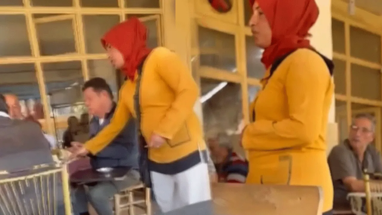 Dilencinin yarım saatlik mesaisi kameralara yansıdı! Üstünden çıkan para şoke etti