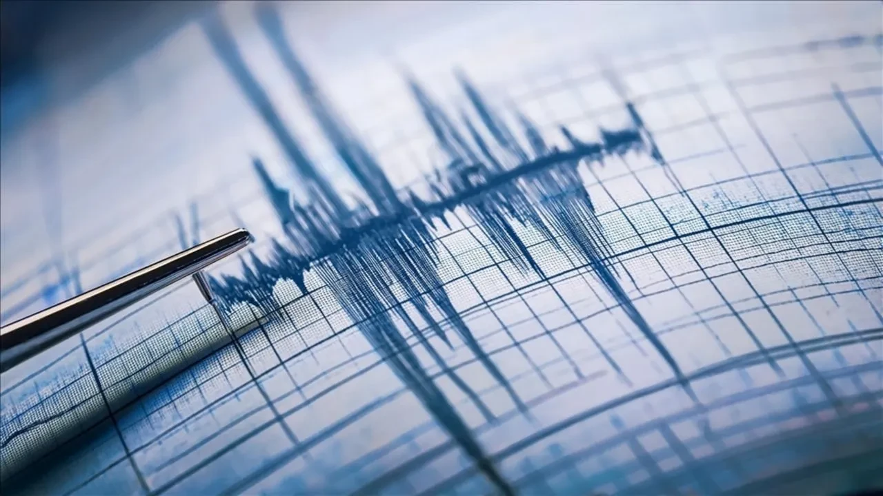 Ege'de sabah saatlerinde deprem: Kandilli duyurdu