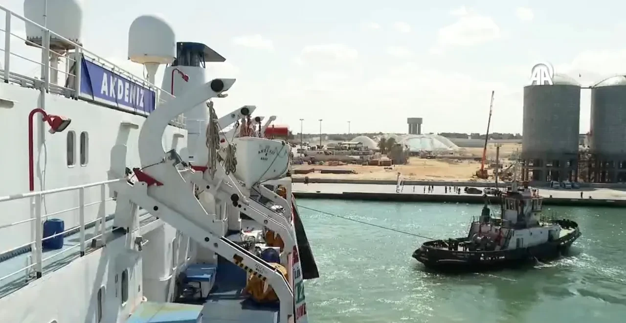 Gazze'ye umut taşıdı! İyilik Gemisi, El-Ariş Limanı'na ulaştı