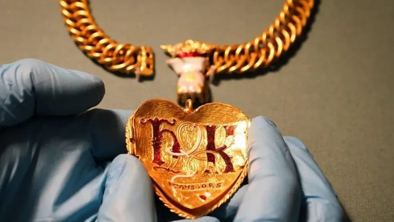 Hem kendini hem tarla sahibini zengin etti! Bir yürüyüş sırasında milyonların sahibi oldu