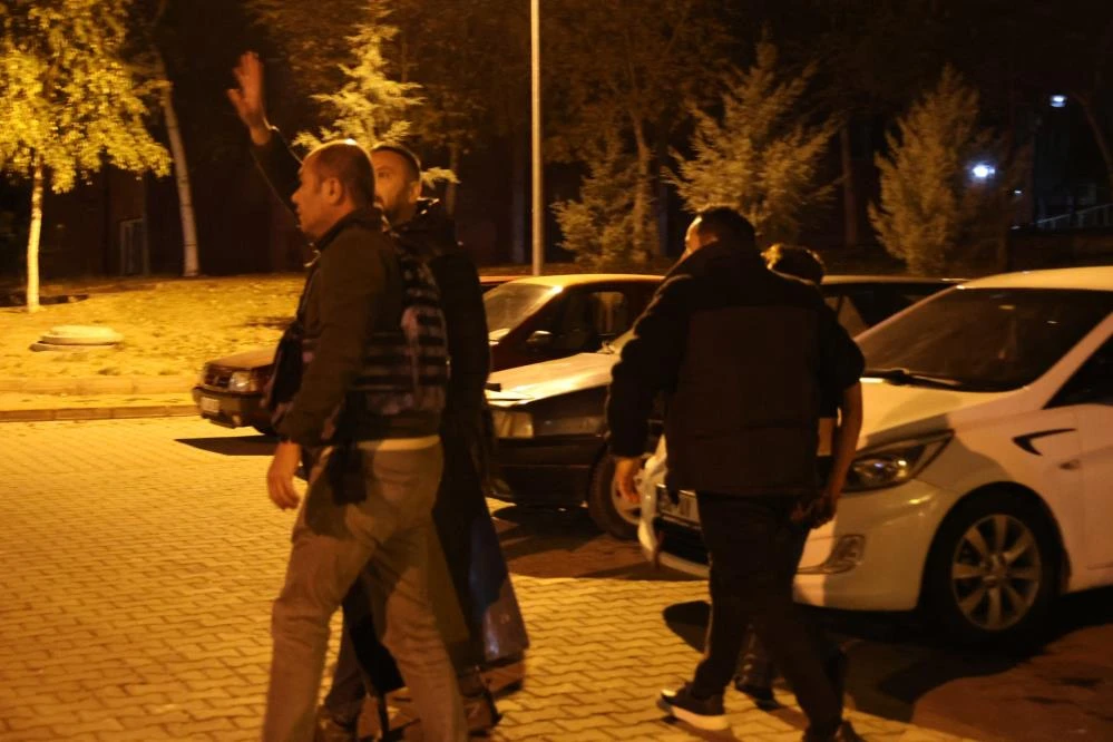 Nevşehir’de dehşet anları: Kayınbabasını bıçakladı, pencereden yastık yaktı!