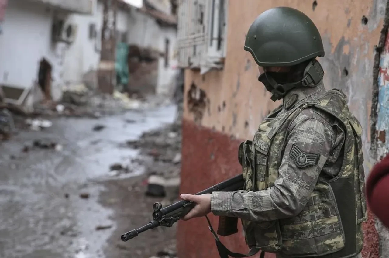 Kadınlar askere mi gidecek? 