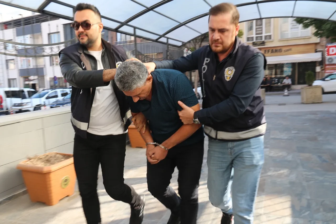 Markette oğlunu tekmelemişti! Vicdansız babanın ifadesi pes dedirtti