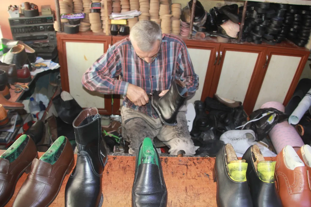 Sahte deri ile gerçek deriyi bu şekilde ayırt ediyor! İşte 40 yıllık ustanın sırrı