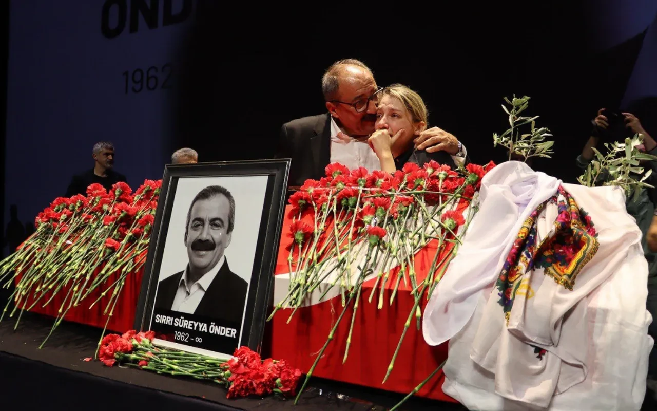 Sırrı Süreyya Önder'in mal varlığı açıklandı! Kızı tartışmalara son noktayı koydu