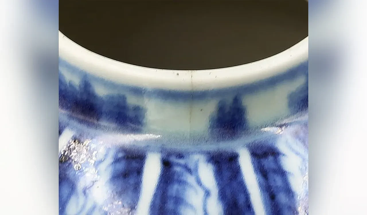 Tavan arasındaki miras: Çatlak vazoya biçilen değer dudak uçuklattı!