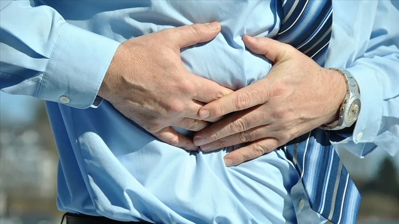 Tüm gün karın ağrısı çekenlere müjde! Uzmanlar gastrit ve ülsere iyi gelen 5 doğal besini açıkladı