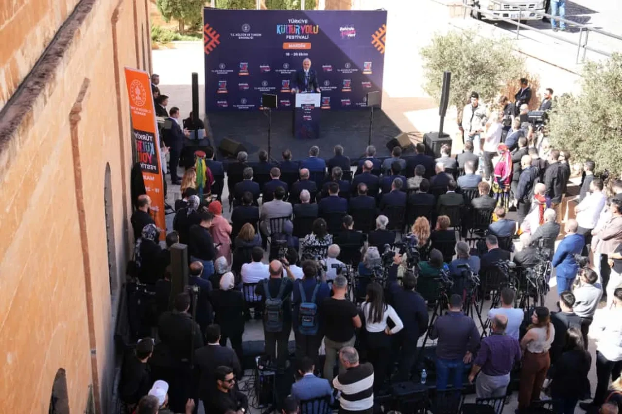 Türkiye Kültür Yolu Festivali'nde yeni rota Mardin! Bakan Ersoy: 2026'da festival coşkusu 50 şehre ulaşacak