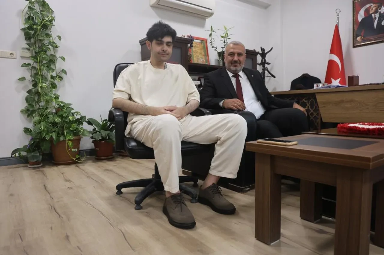 Türkiye'nin konuştuğu Barış Özbay sonunda ikna edildi! 3 yıl sonra ilk defa banyo yapıp tıraş oldu!