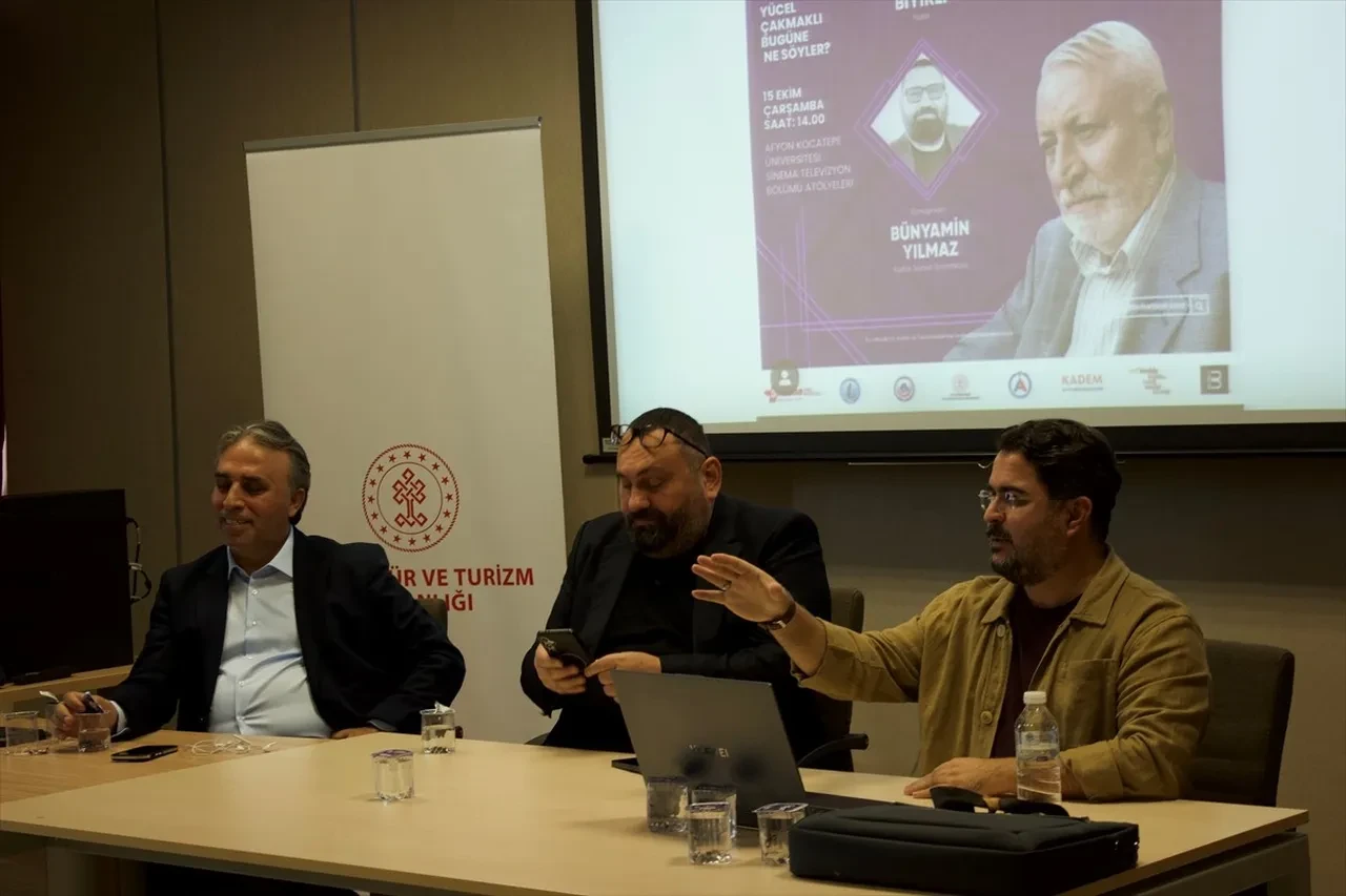 Afyonkarahisar’da Yücel Çakmaklı ve Milli Sinema konuşuldu