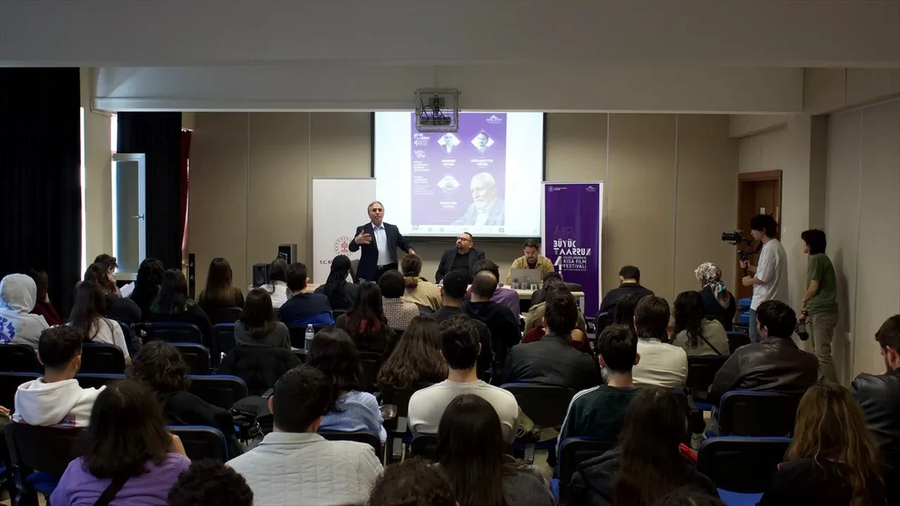 Afyonkarahisar’da Yücel Çakmaklı ve Milli Sinema konuşuldu