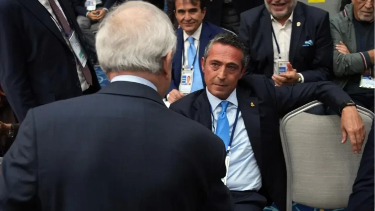  Aziz Yıldırım ve Ali Koç'un diyaloğu dikkat çekti: 'Beni unut'