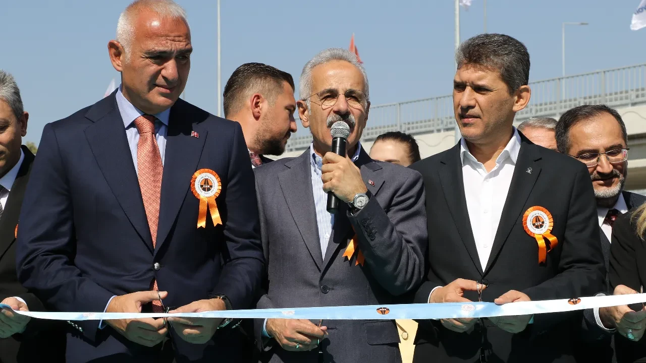 Bakan Uraloğlu duyurdu! Antalya'nın şehir içi trafiğine nefes aldıracak' 