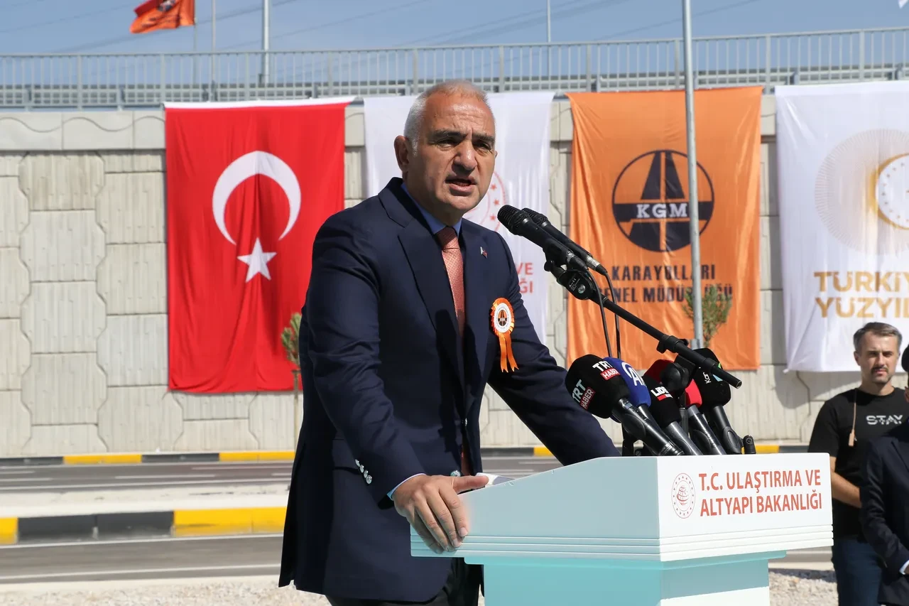 Bakan Uraloğlu duyurdu! Antalya'nın şehir içi trafiğine nefes aldıracak' 