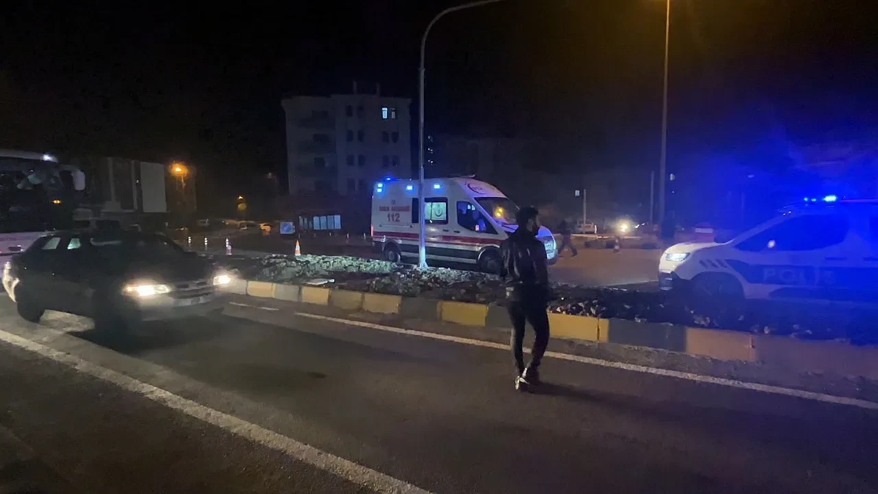 Bartın’da şok kaza: Sivil polise otomobil çarptı!