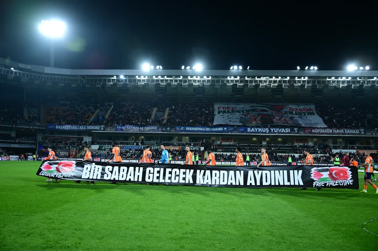 Galatasaray milli aradan 3 puanla döndü! Başakşehir deplasmanında Sane ile güldü