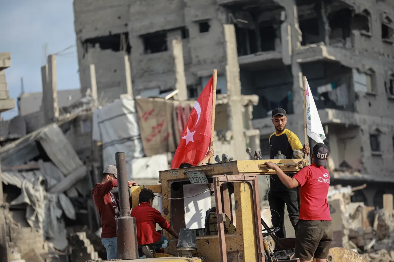 Gazze yeniden ayağa kalkıyor! Türk konvoyu enkaz temizleme çalışmalarına başladı