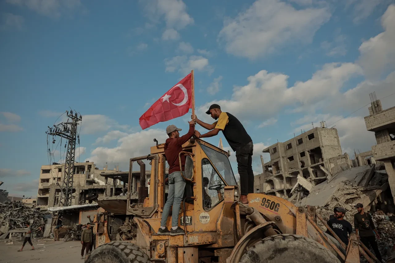 Gazze yeniden ayağa kalkıyor! Türk konvoyu enkaz temizleme çalışmalarına başladı