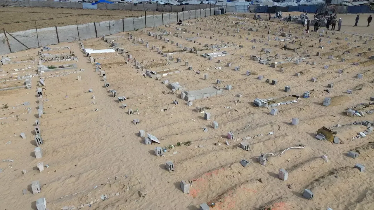 Gazze'de içler acısı tablo! Mezarlıklarda yer kalmadı