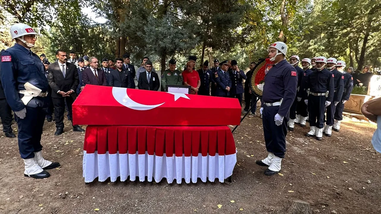 Kore gazisi son yolculuğuna uğurlandı
