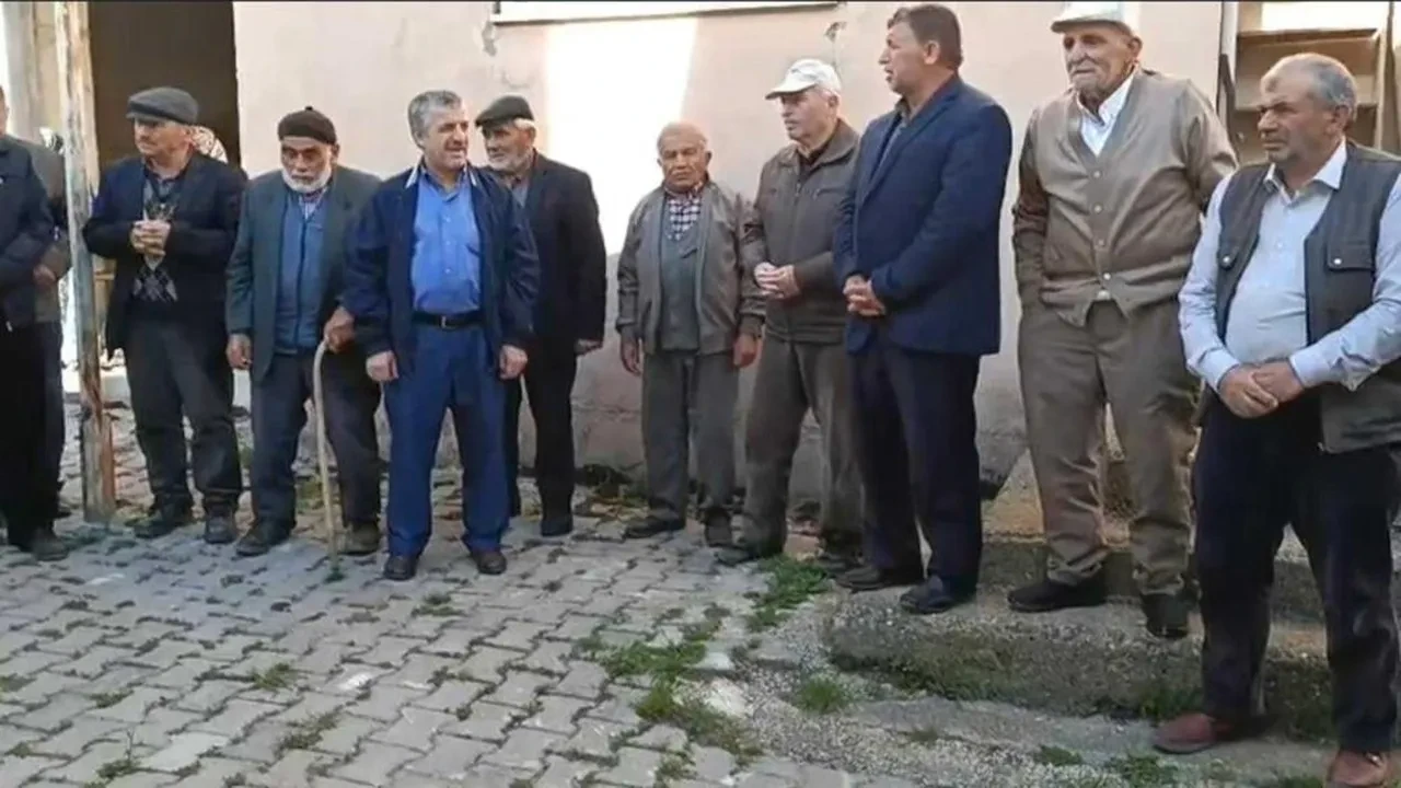 Pazar dönüşü mezarda bitti! 3 kardeş ve enişteleri toprağa verildi