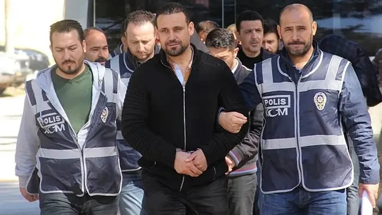 Sahte diploma çetesinin lideri Ziya Kadiroğlu yakalandı
